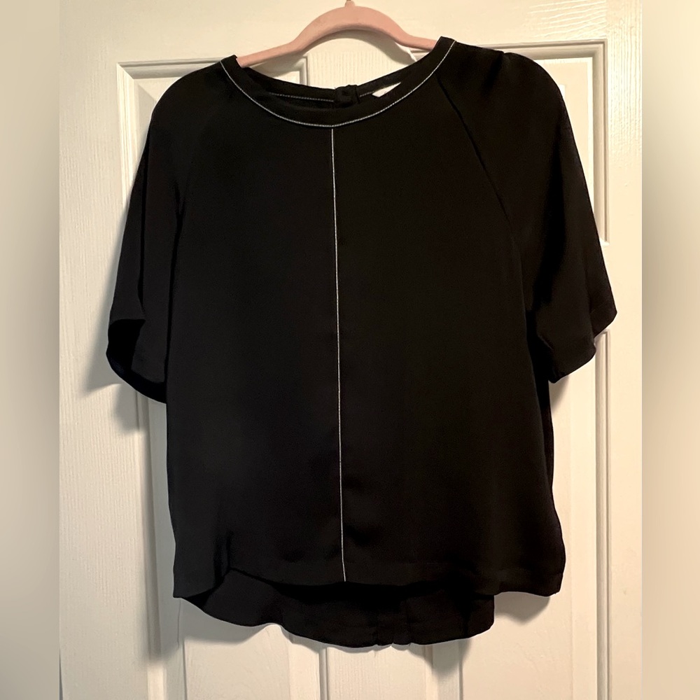 Calvin Klein short sleeve round neck in size s/p.